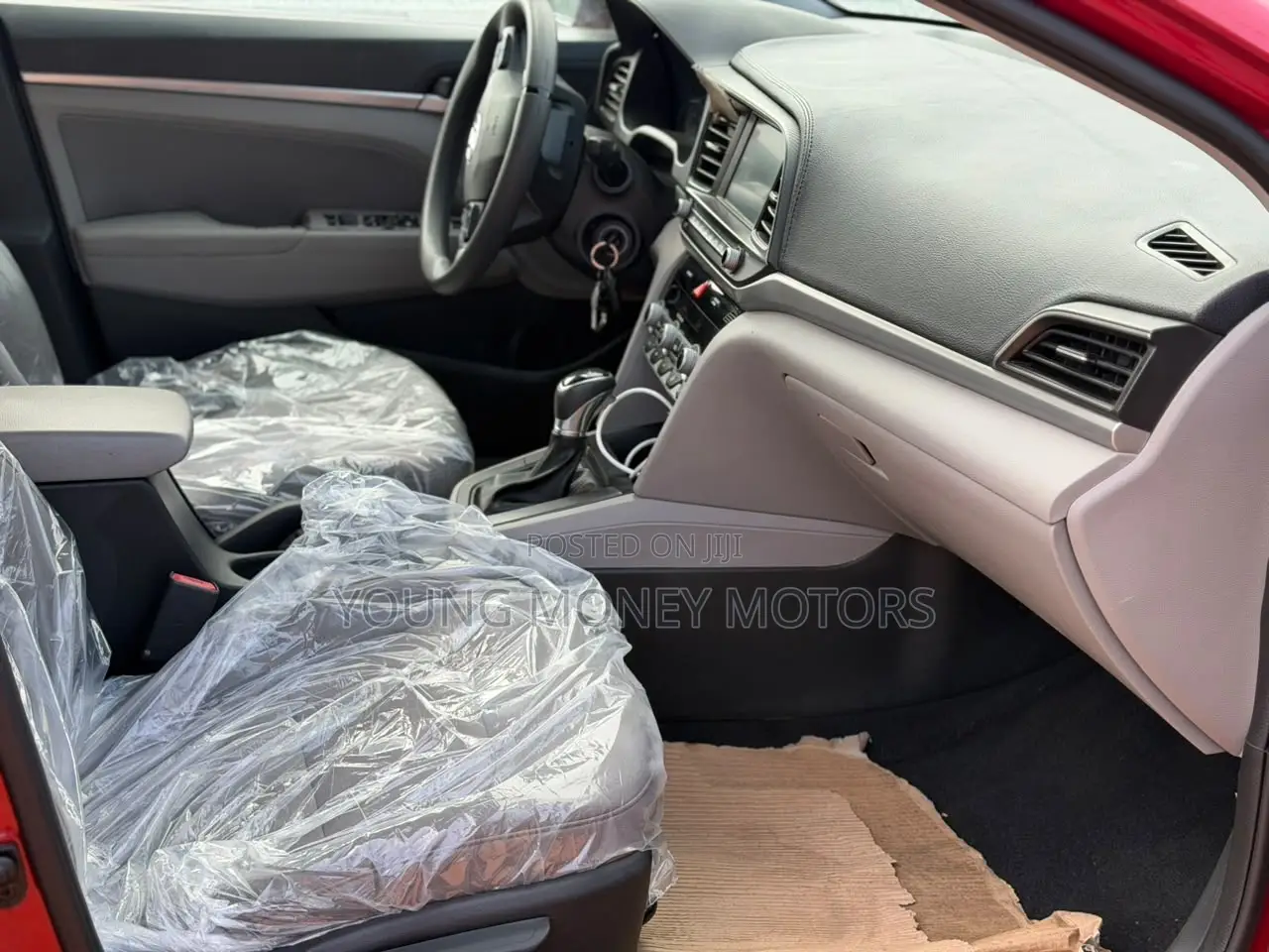 Hyundai Elantra ECO 2019 Red