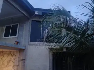 7bdrm House in Kumasi Metropolitan for sale