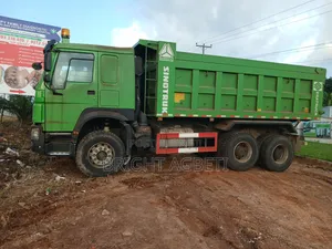 371 HP Sinotruck Howo Dump Truck