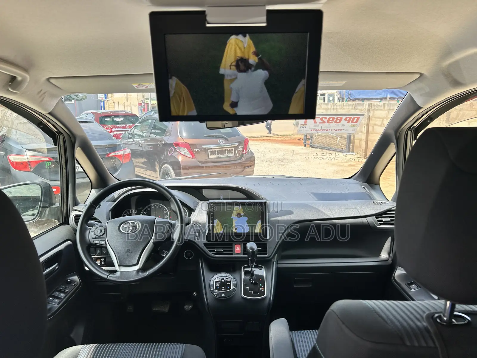 Toyota Voxy V 4WD 8-Seater 2014 Black