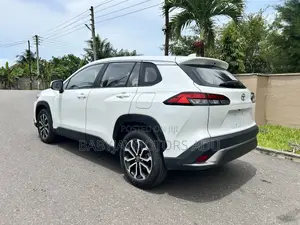 Toyota Frontlander 2.0 Petrol FWD 2022 White