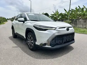 Toyota Frontlander 2.0 Petrol FWD 2022 White
