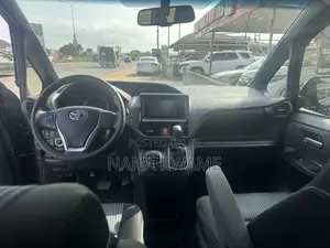 Toyota Voxy X 4WD 7-Seater 2015 Black