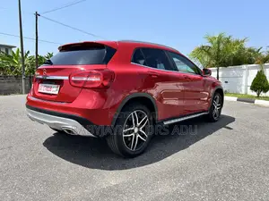 Mercedes-Benz GLA 250 2015 Red