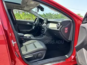 Mercedes-Benz GLA 250 2015 Red