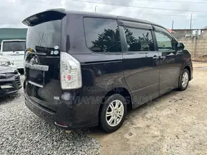 Toyota Voxy V 2WD 8-Seater 2012 Black