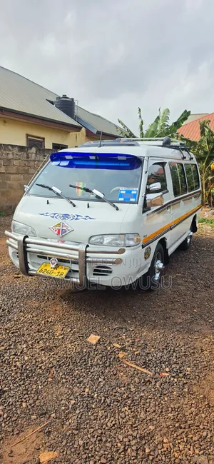 Hyundai H-100 2001 White