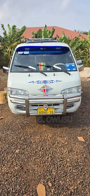 Hyundai H-100 2001 White