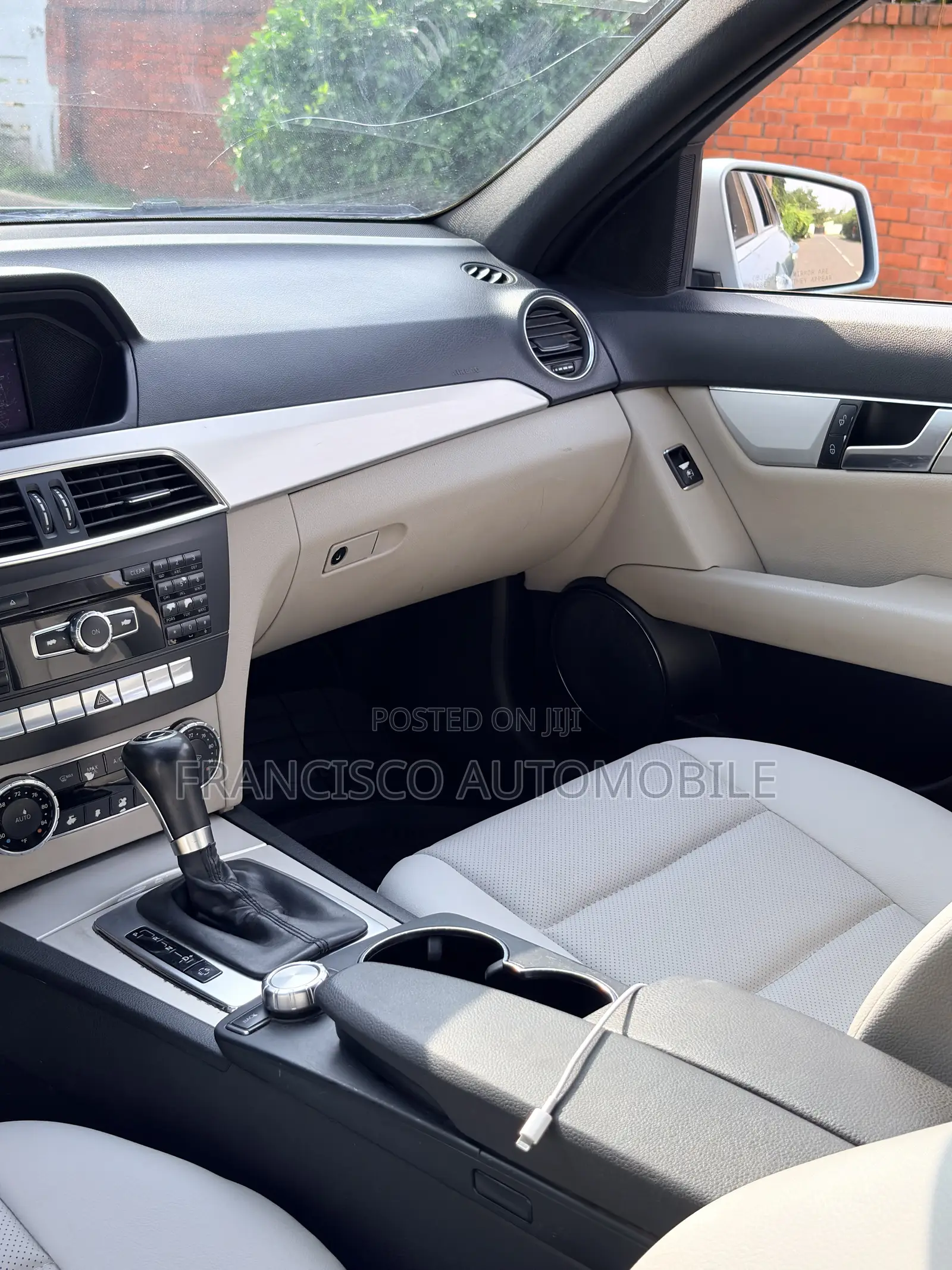 Mercedes-Benz C250 2013 Blue
