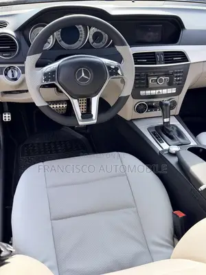 Mercedes-Benz C250 2013 Blue