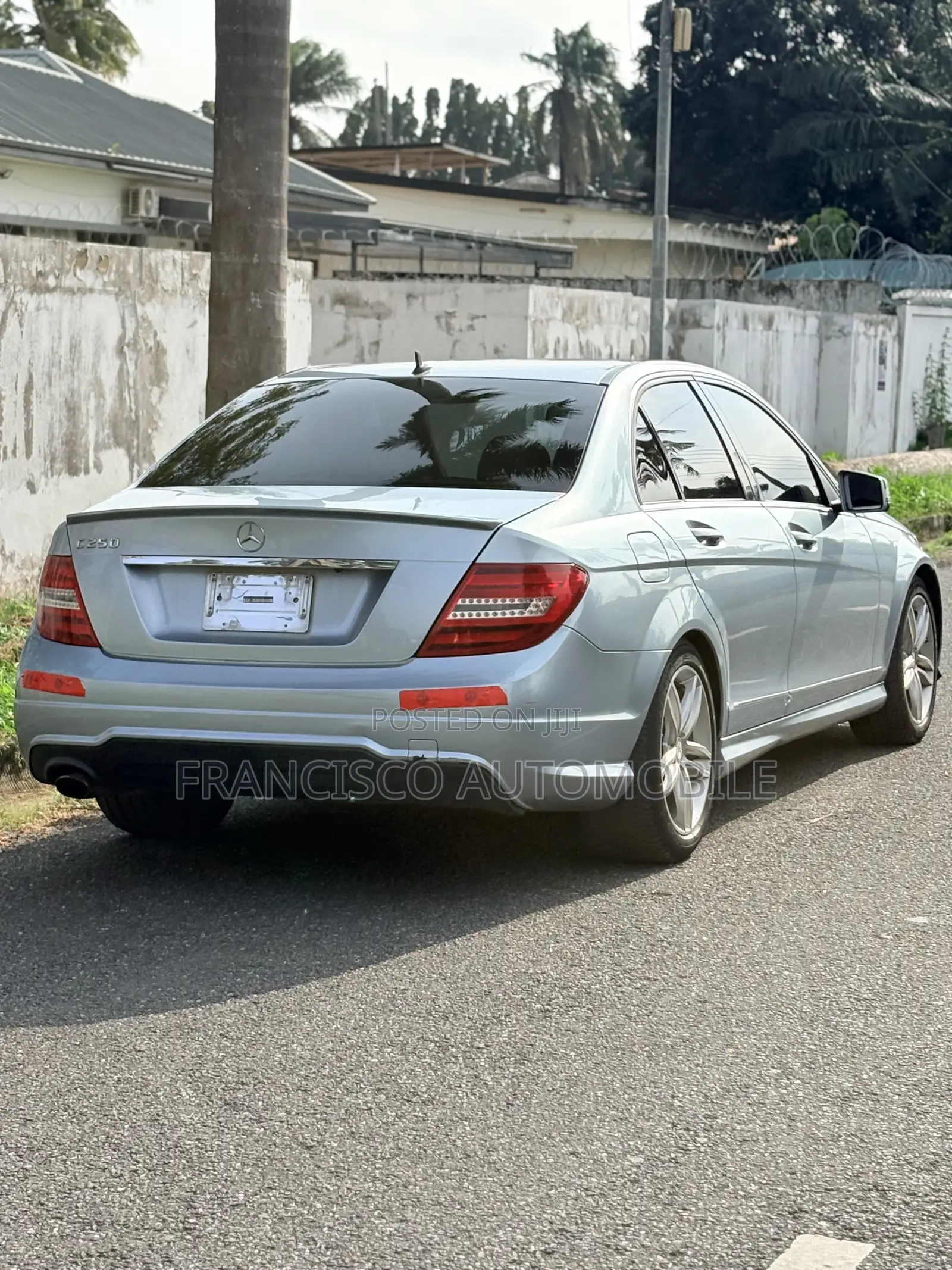 Mercedes-Benz C250 2013 Blue