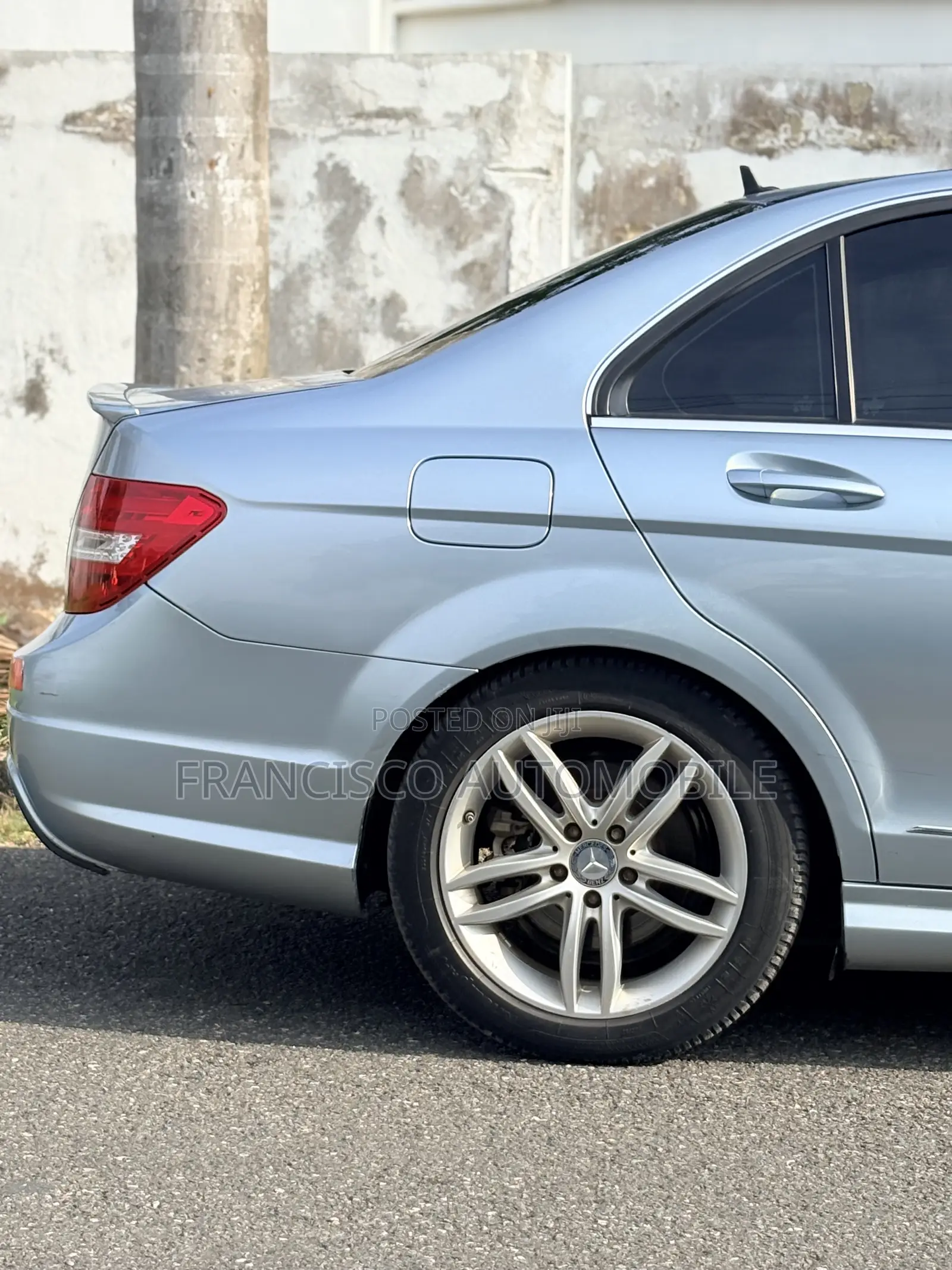 Mercedes-Benz C250 2013 Blue