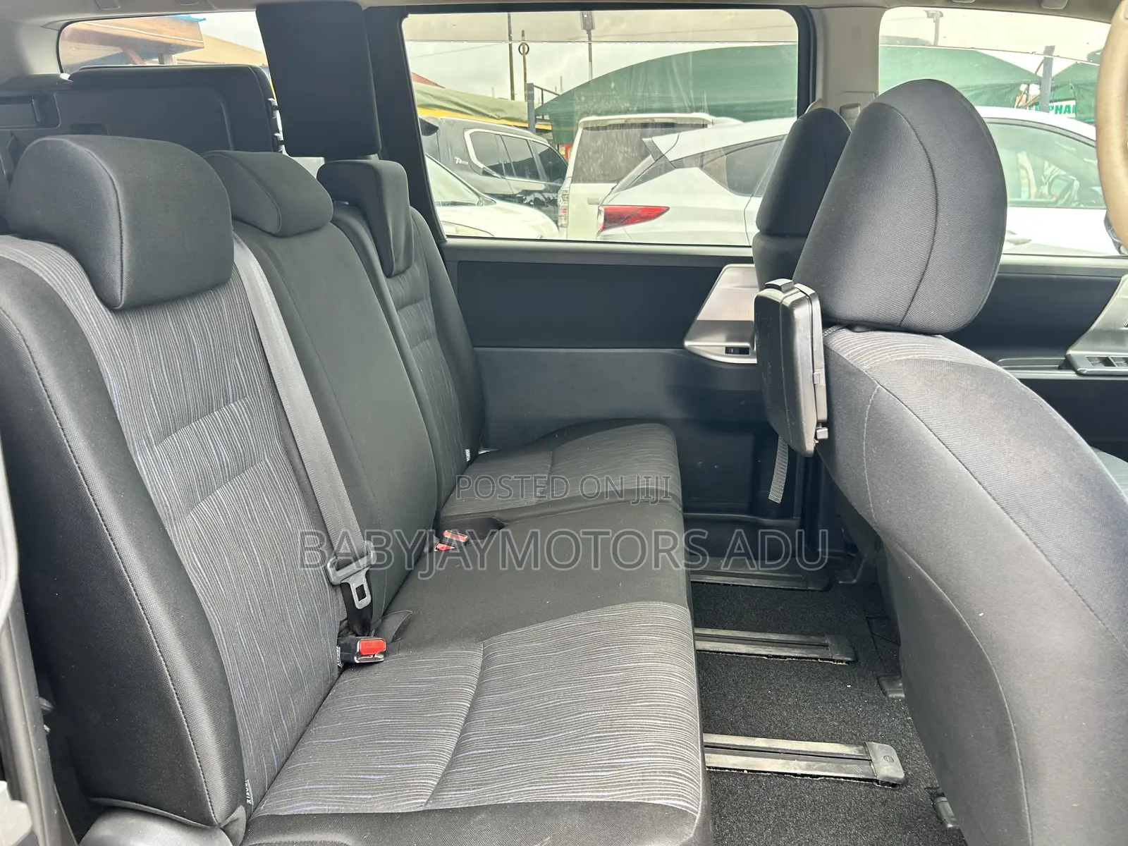 Toyota Voxy V 2WD 8-Seater 2012 Black