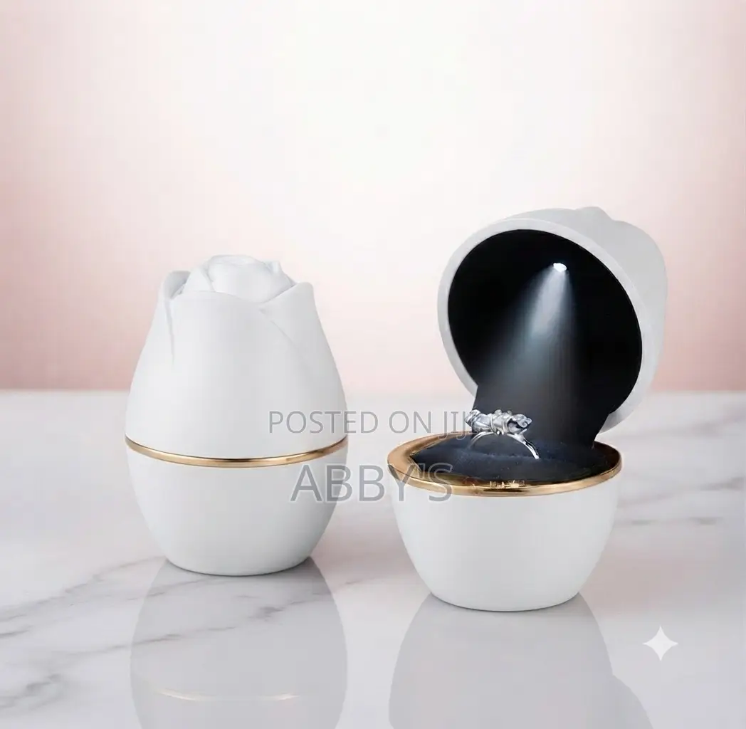 Luxury White Floral LED Ring Box/Case