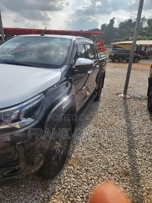 New Toyota Hilux 2025 Black