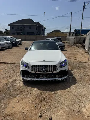 Mercedes-Benz C300 2017 White