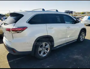 Toyota Highlander XLE 4dr SUV AWD (3.5L 6cyl 6A) 2015 Off white