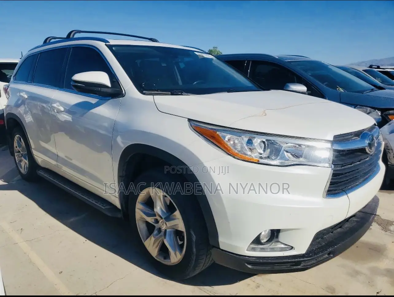 Toyota Highlander XLE 4dr SUV AWD (3.5L 6cyl 6A) 2015 Off white