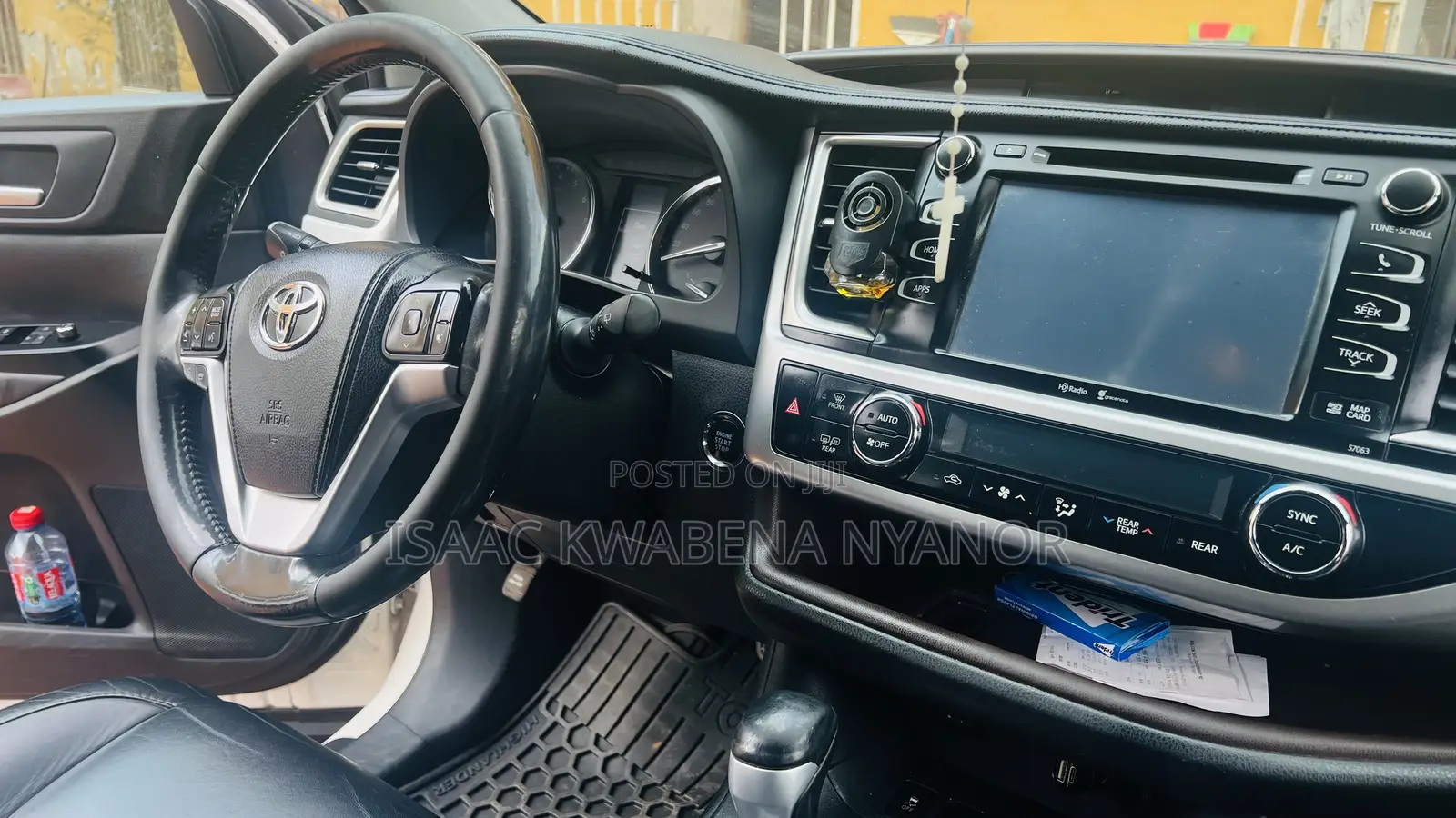Toyota Highlander XLE 4dr SUV AWD (3.5L 6cyl 6A) 2015 Off white