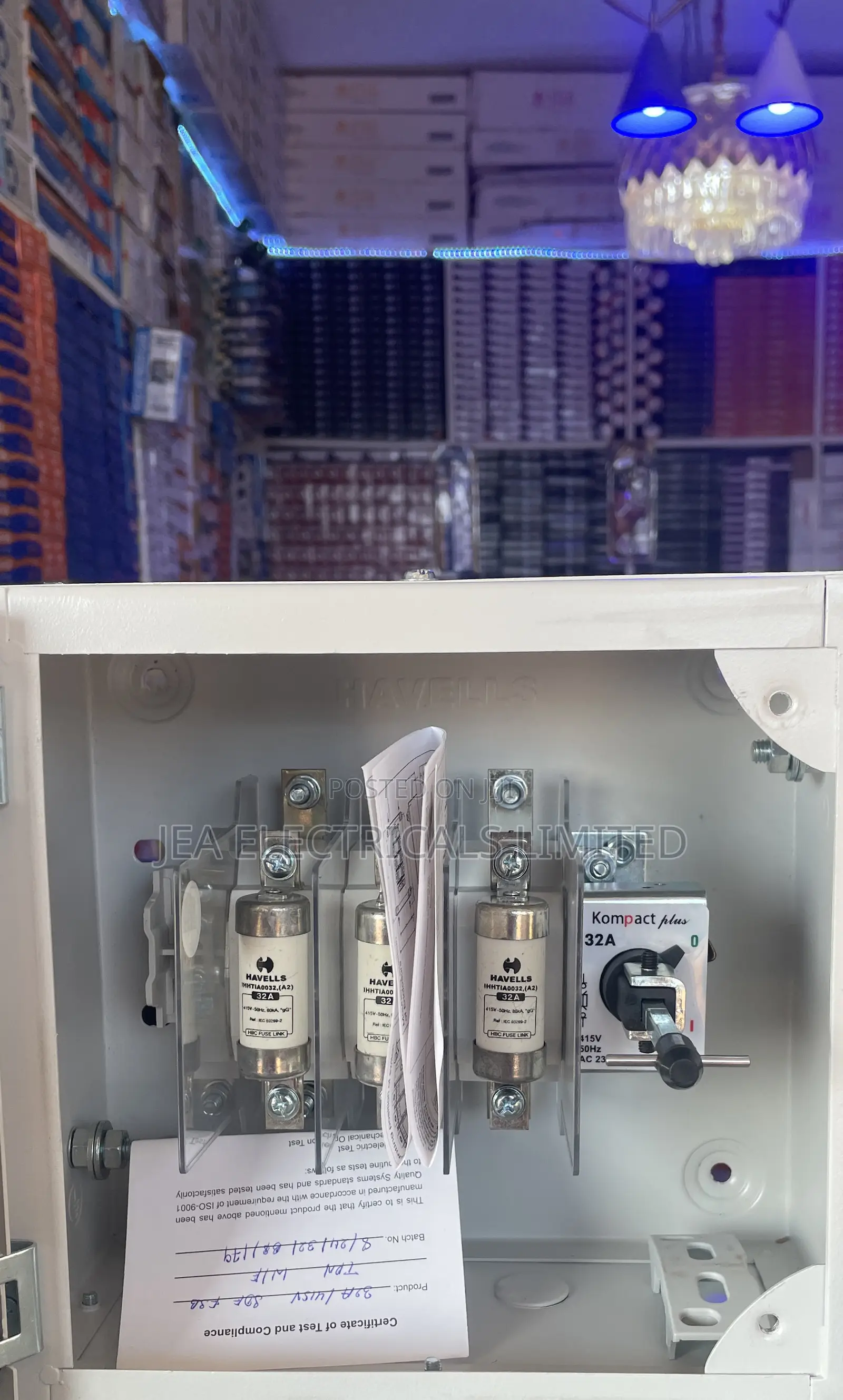 32a TPN Switch