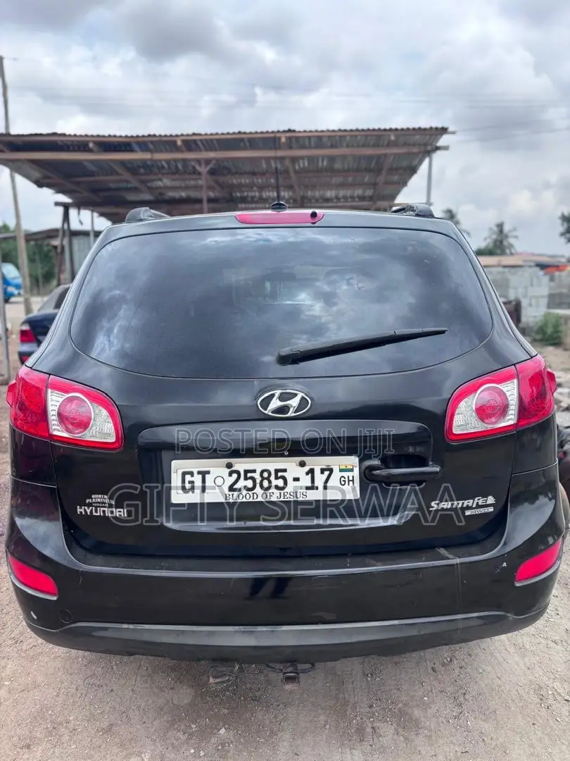 Hyundai Santa Fe 2011 Black