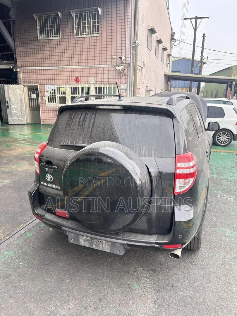 Toyota RAV4 2011 Black