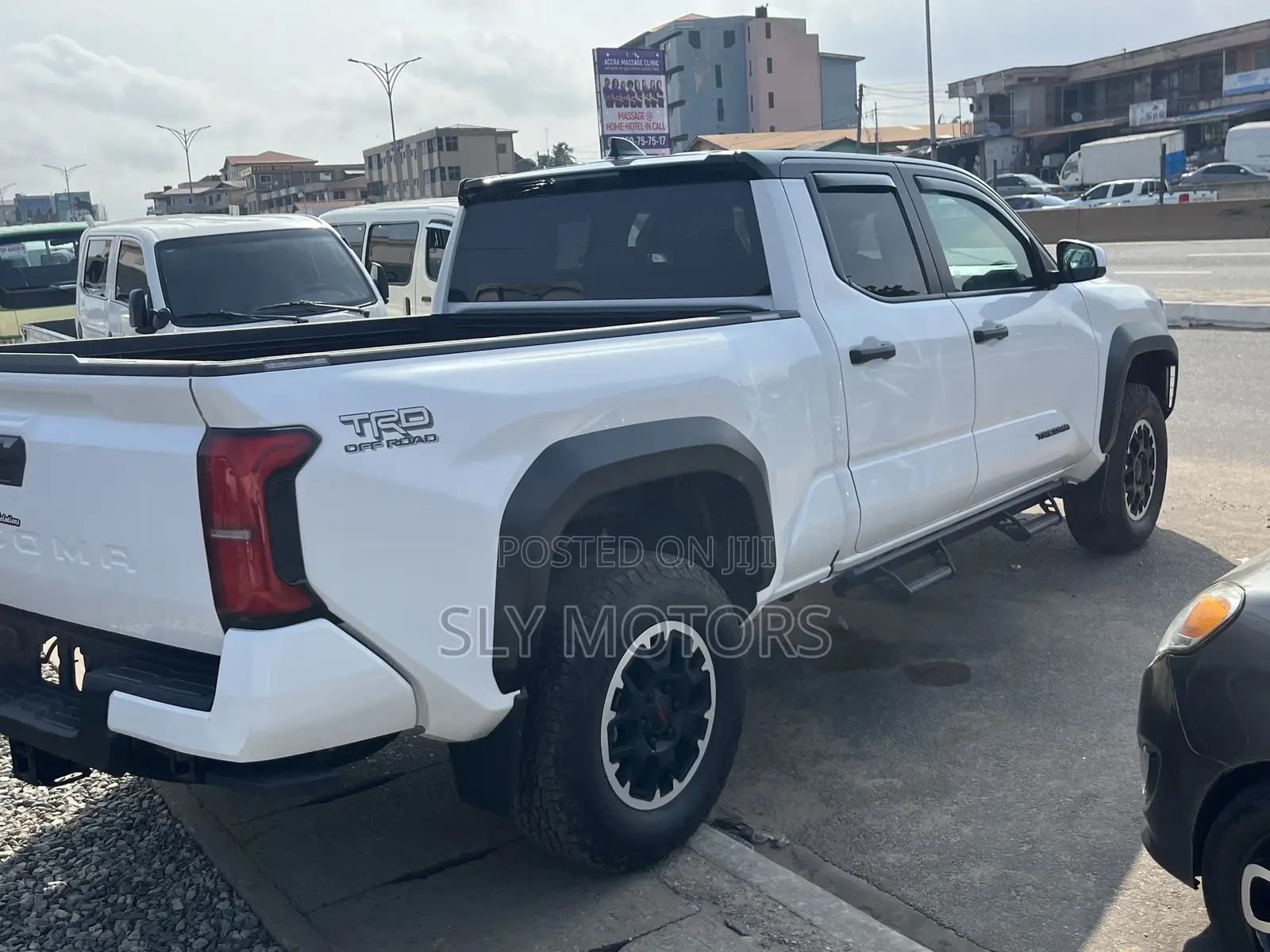 Toyota Tacoma 2024 White