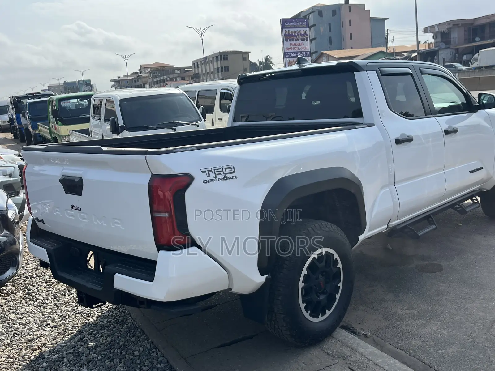 Toyota Tacoma 2024 White