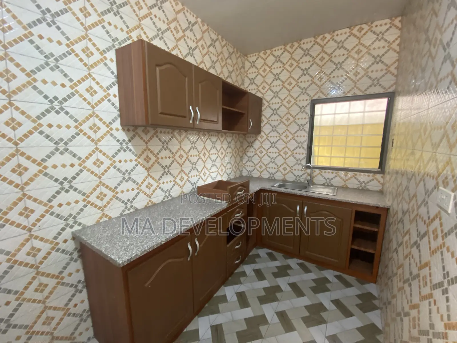 1bdrm Apartment in Madev Realty, Ofankor for rent