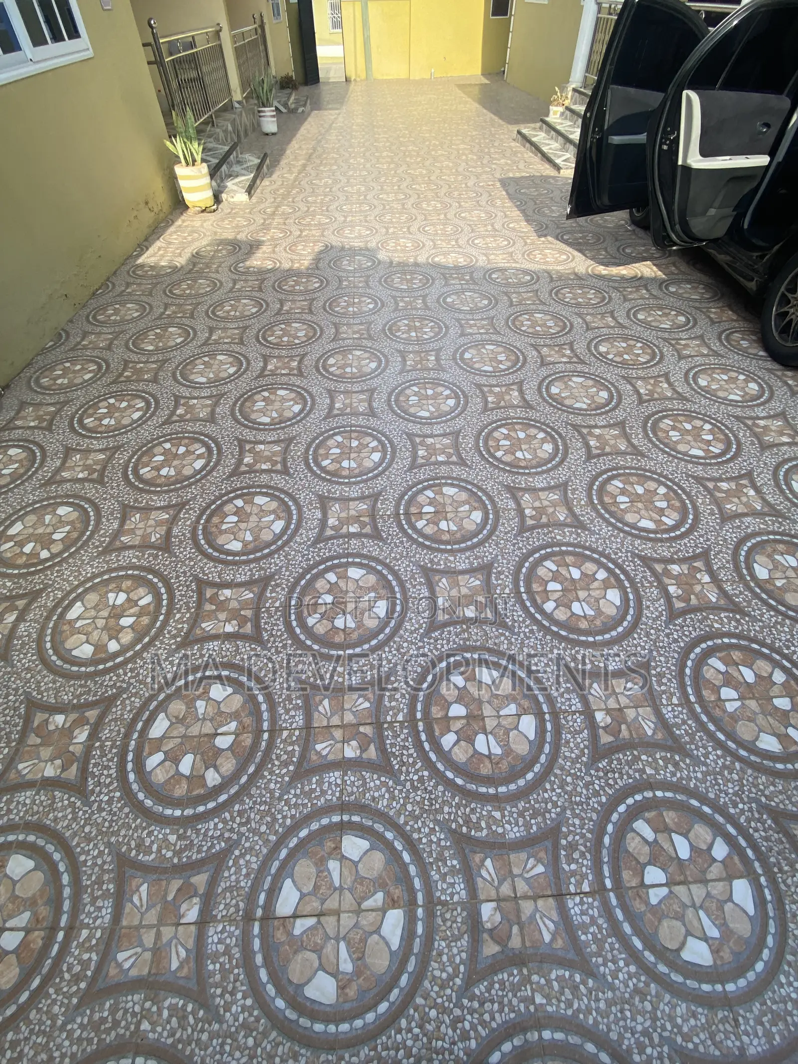 1bdrm Apartment in Madev Realty, Ofankor for rent