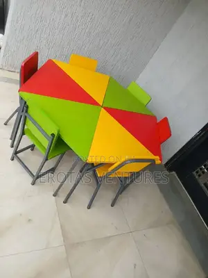 Kids Tables and Chairs