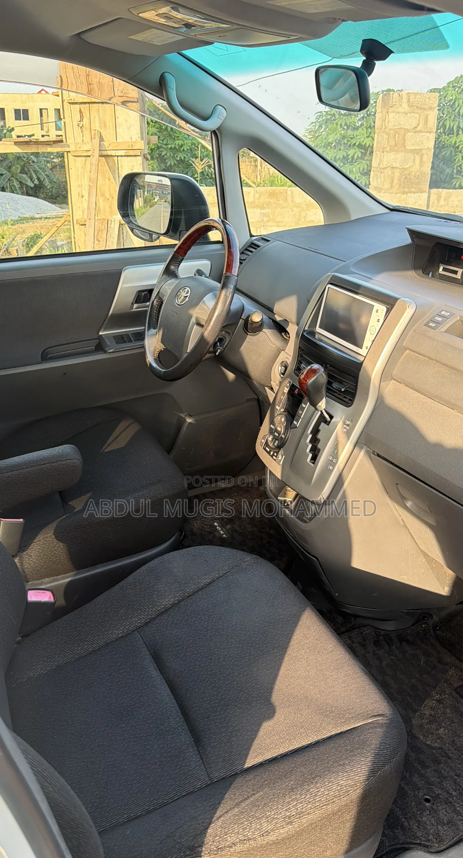 Toyota Voxy 2011 White