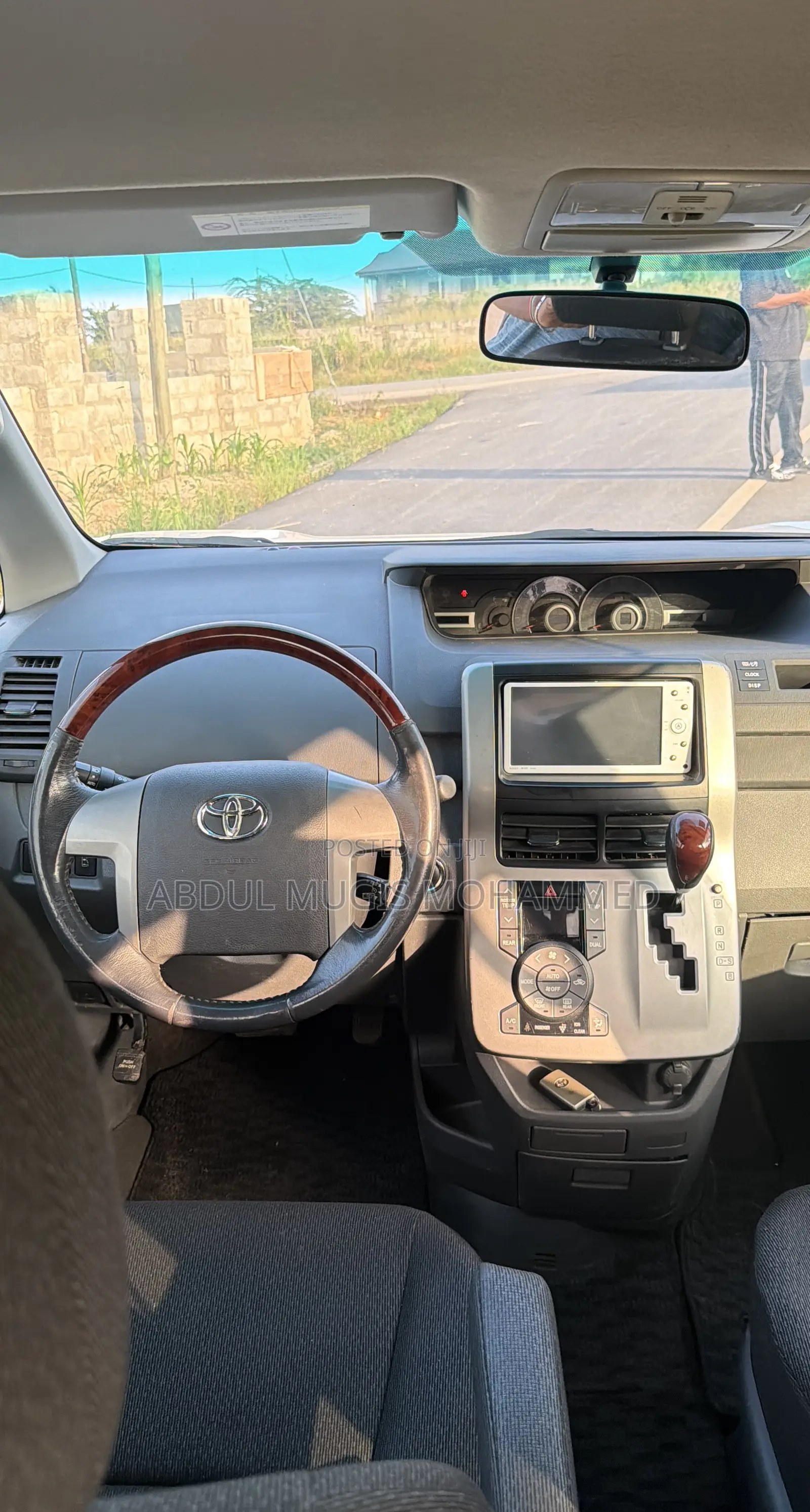 Toyota Voxy 2011 White