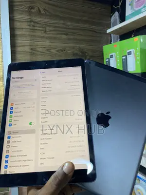 Apple iPad 10.2 (2019) 32 GB Gray