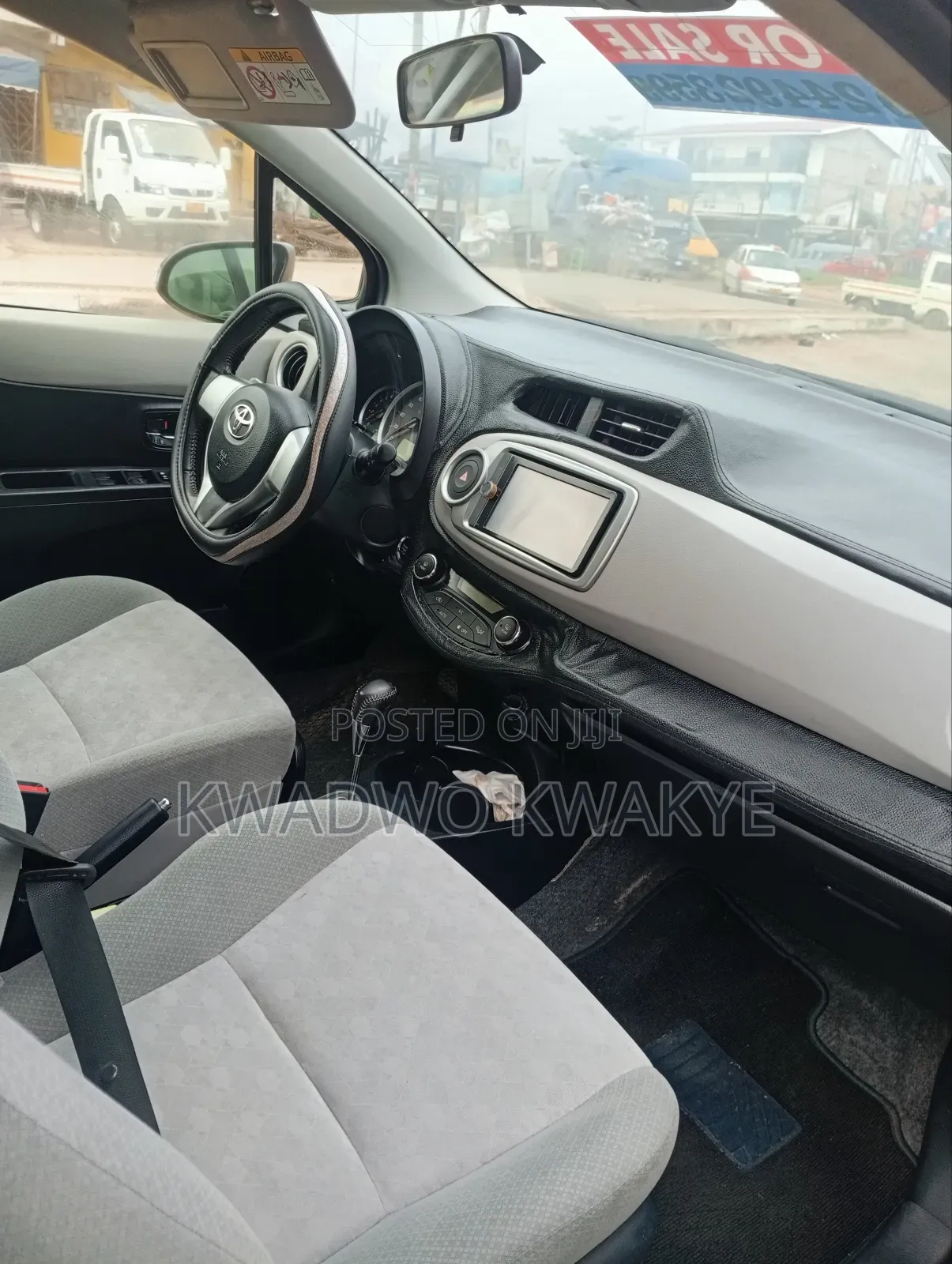 Toyota Vitz 1.3 AWD 5dr 2012 Black