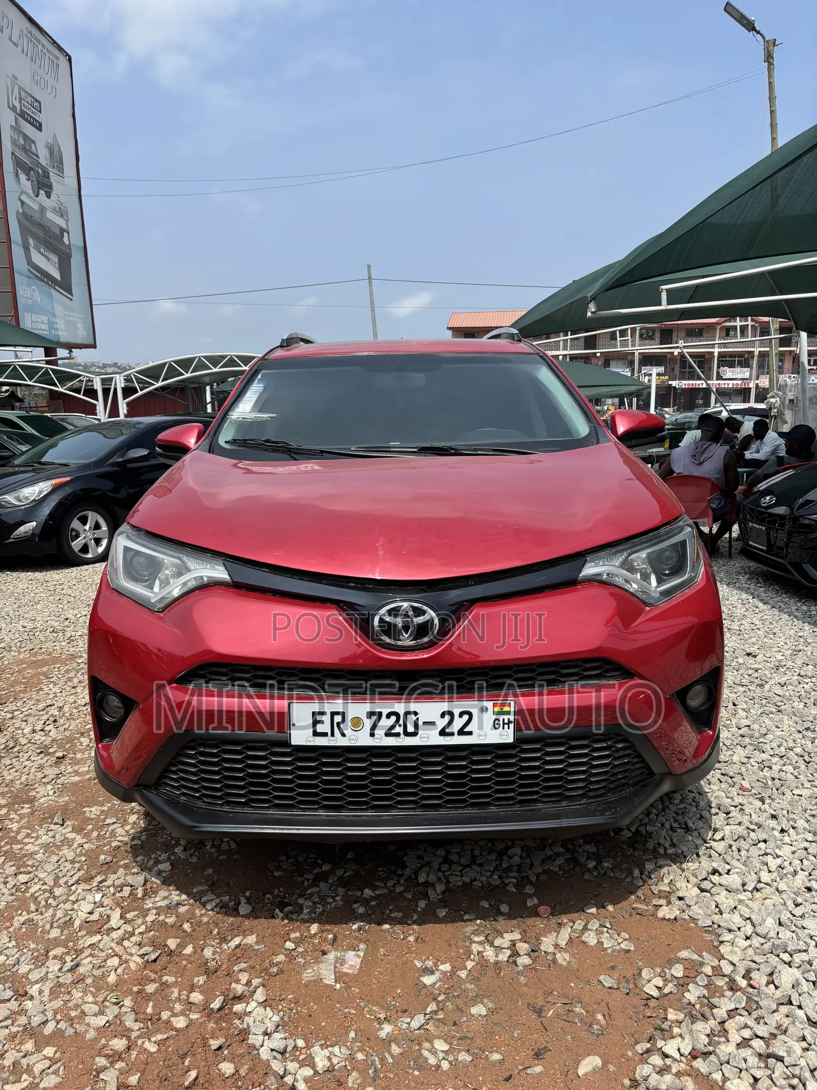Toyota RAV4 XLE 4dr SUV AWD (2.5L 4cyl 6A) 2015 Red