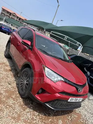 Toyota RAV4 XLE 4dr SUV AWD (2.5L 4cyl 6A) 2015 Red