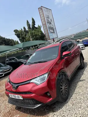 Toyota RAV4 XLE 4dr SUV AWD (2.5L 4cyl 6A) 2015 Red