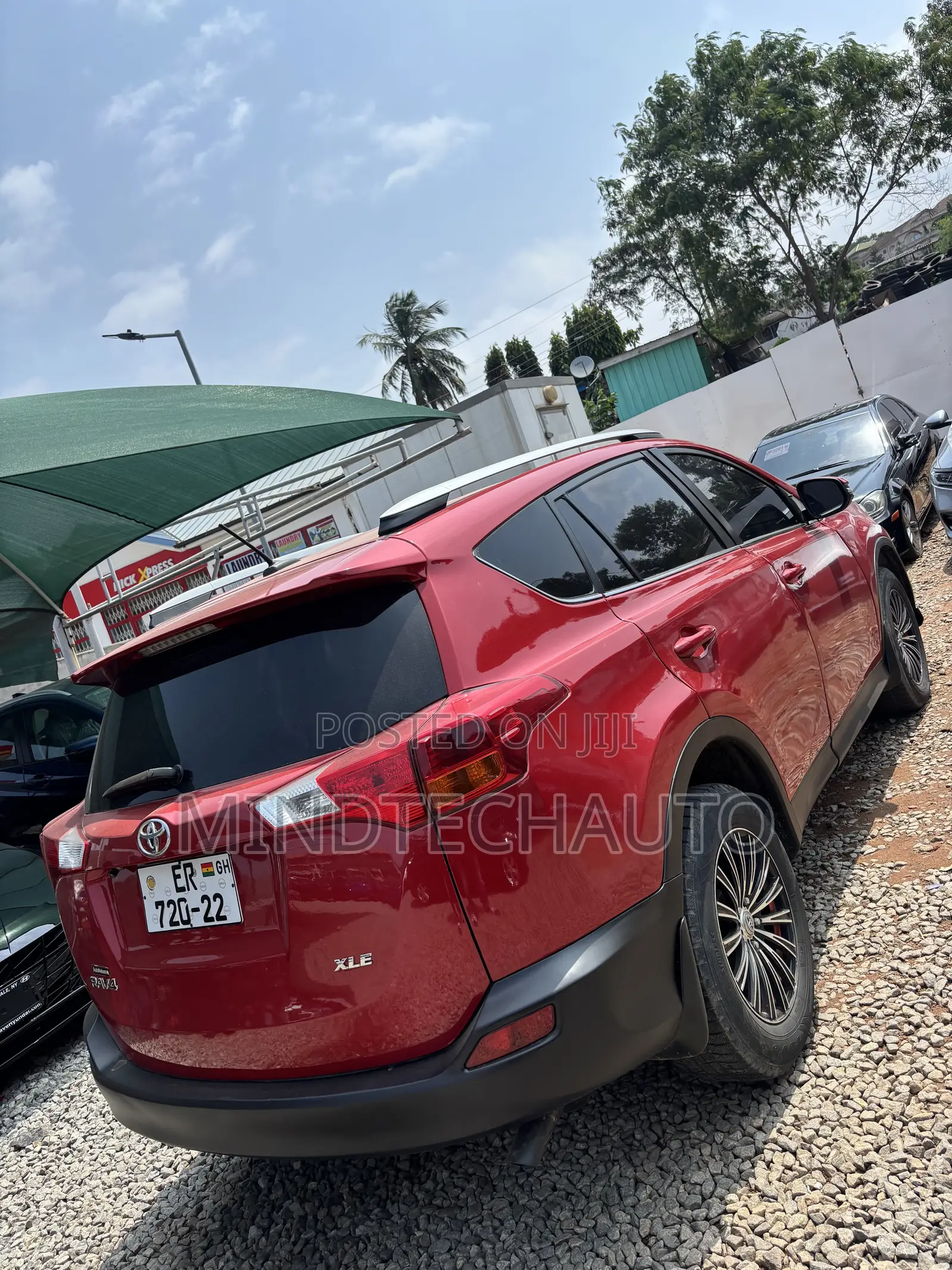 Toyota RAV4 XLE 4dr SUV AWD (2.5L 4cyl 6A) 2015 Red