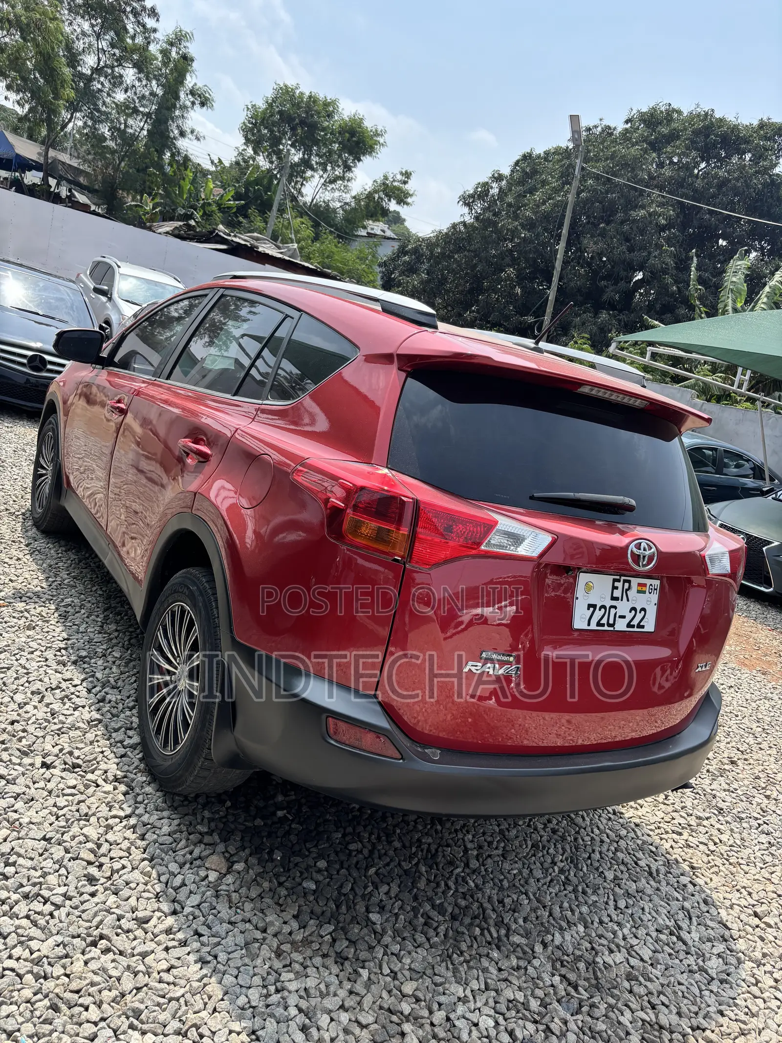Toyota RAV4 XLE 4dr SUV AWD (2.5L 4cyl 6A) 2015 Red
