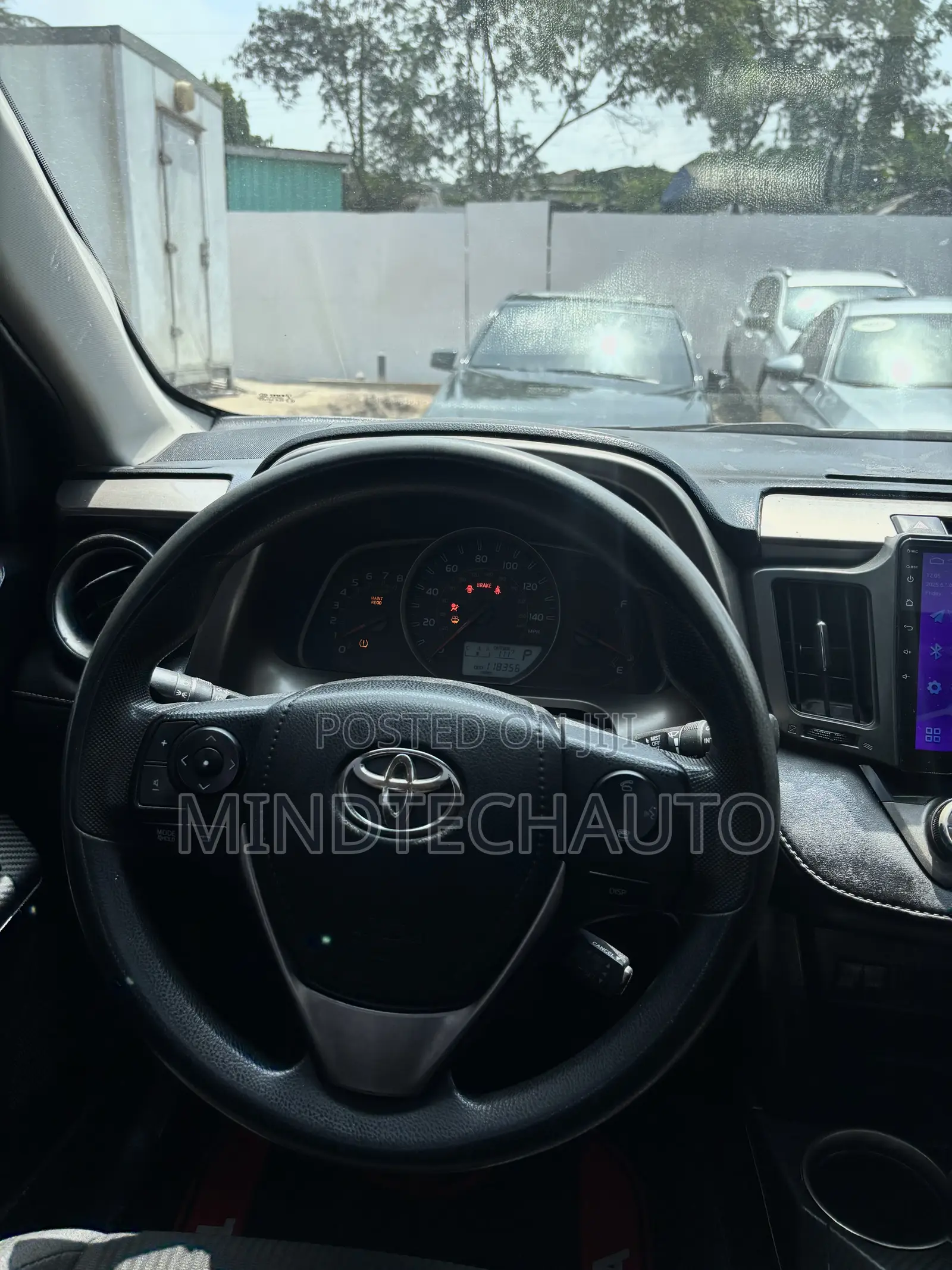 Toyota RAV4 XLE 4dr SUV AWD (2.5L 4cyl 6A) 2015 Red
