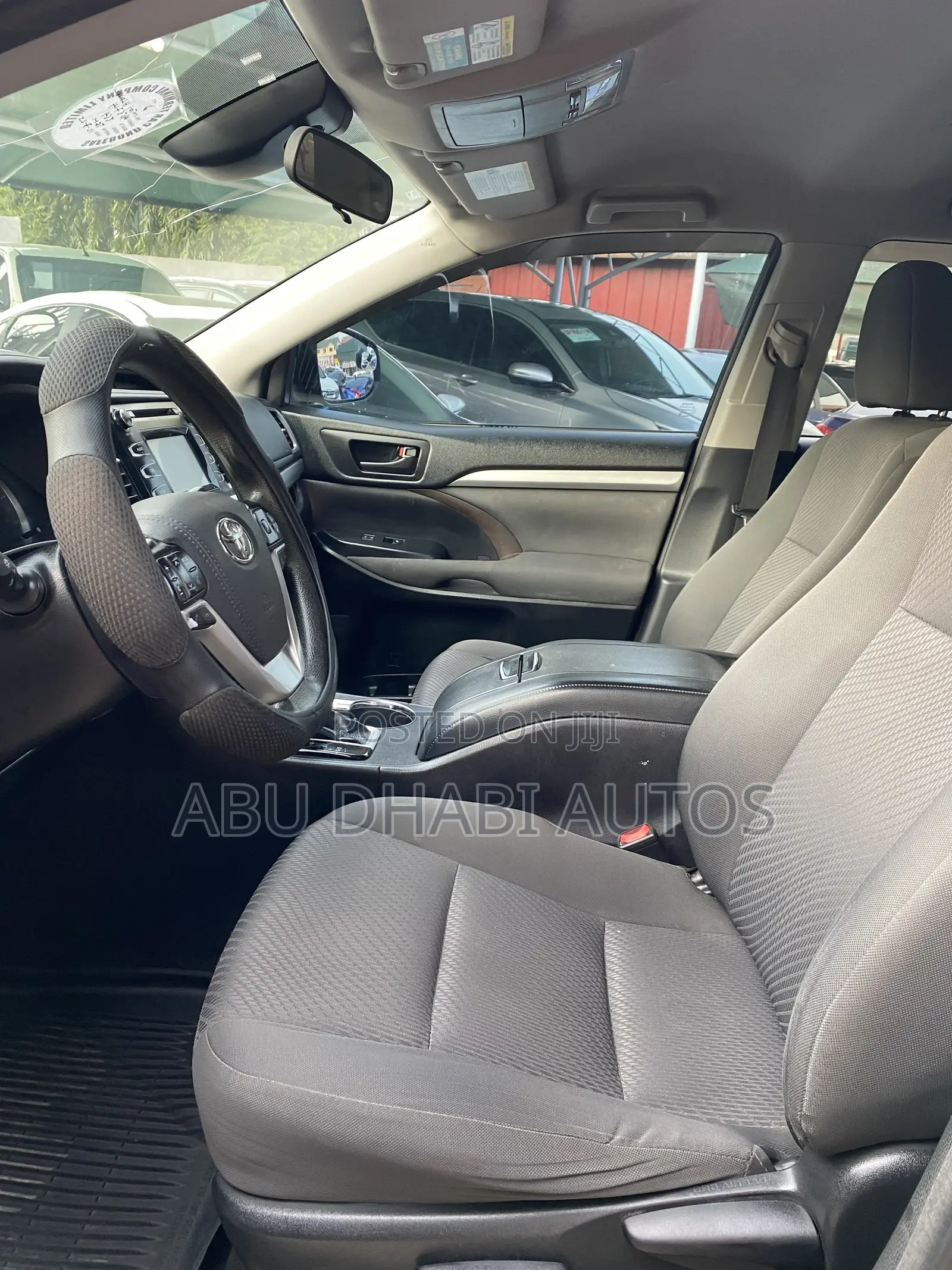 Toyota Highlander LE 4x4 V6 (3.5L 6cyl 8A) 2018 White