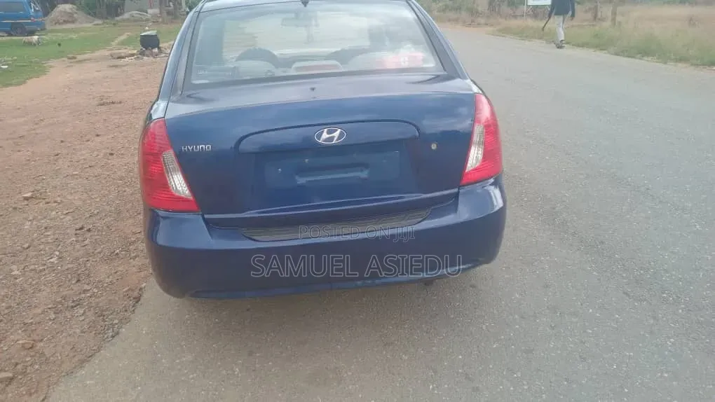 Hyundai Accent 2010 Blue