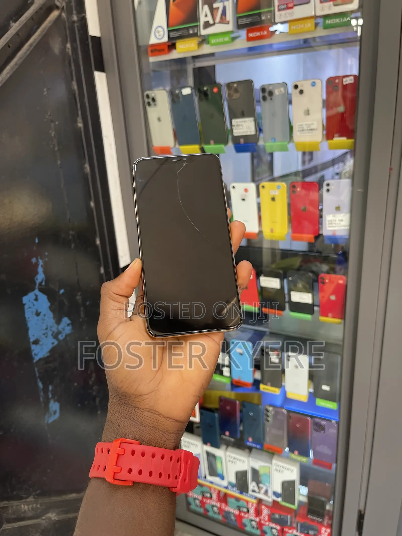 New Apple iPhone 11 Pro Max 64 GB Gold