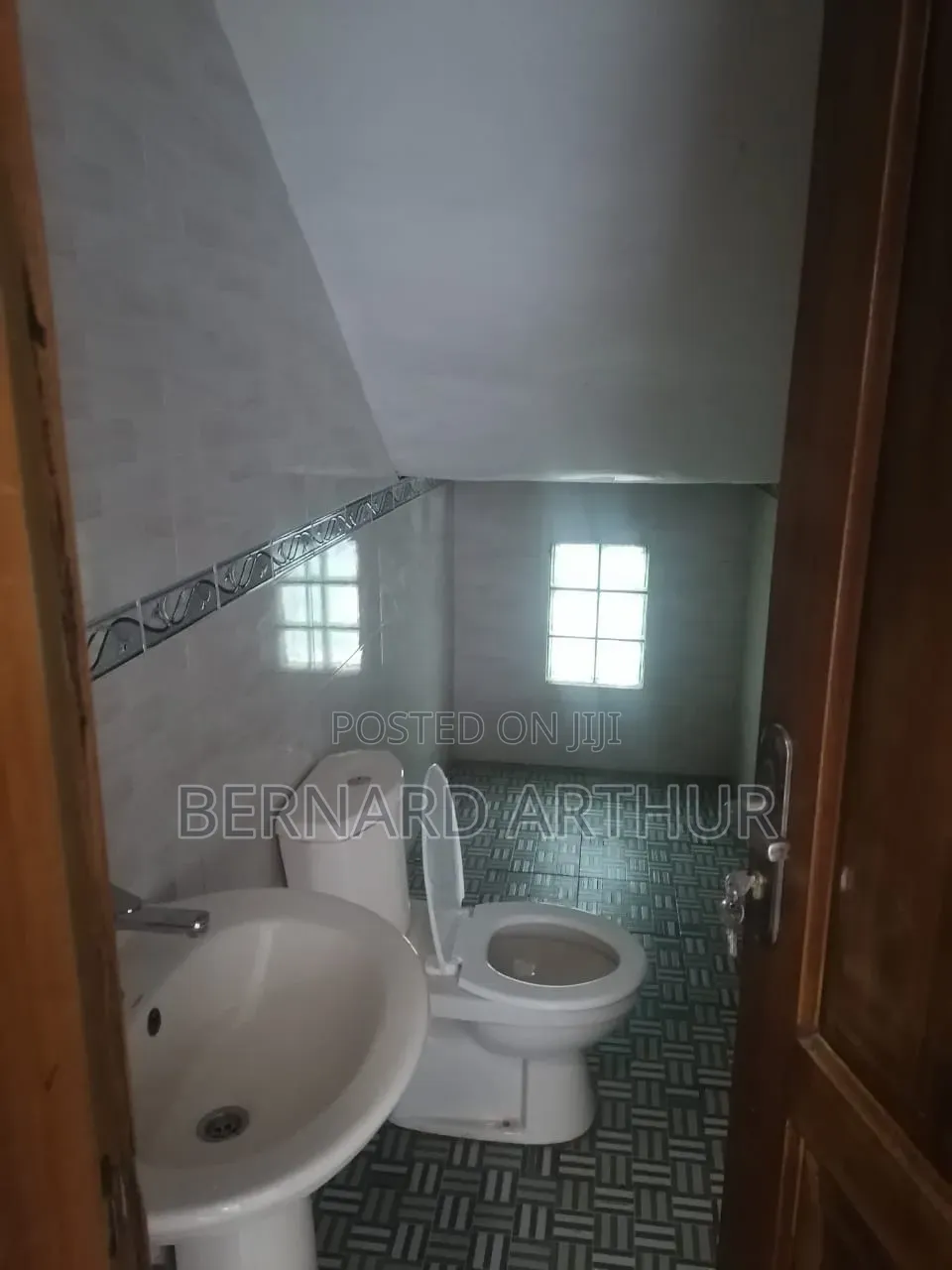 6bdrm Duplex in Bernard Agency, Pokuase for rent