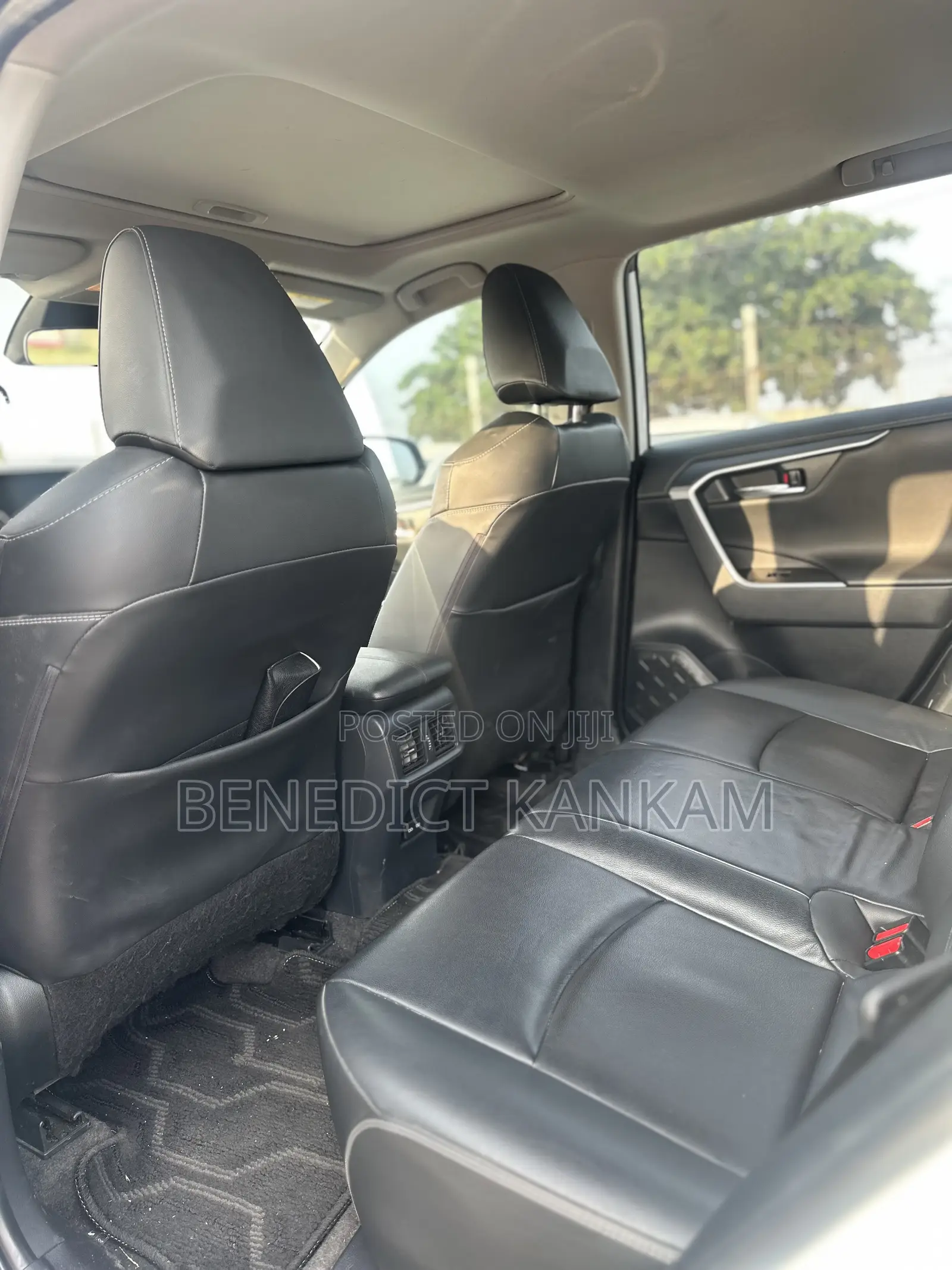 Toyota RAV4 XLE FWD 2023 White