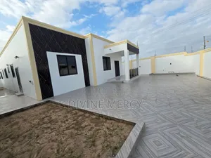 4bdrm Bungalow in Krispo City, Awutu Senya East Municipal for sale