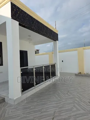 4bdrm Bungalow in Krispo City, Awutu Senya East Municipal for sale