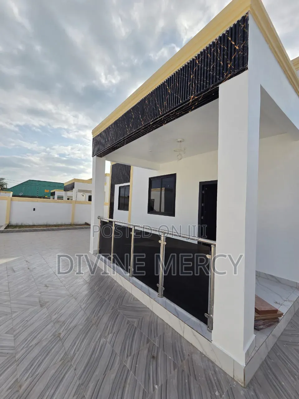 4bdrm Bungalow in Krispo City, Awutu Senya East Municipal for sale