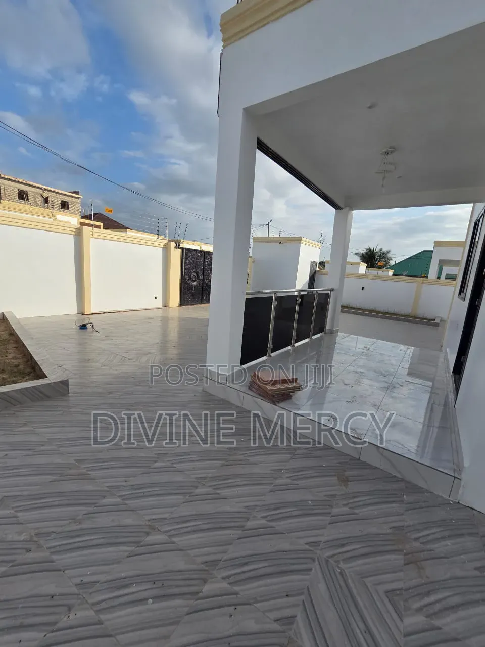 4bdrm Bungalow in Krispo City, Awutu Senya East Municipal for sale